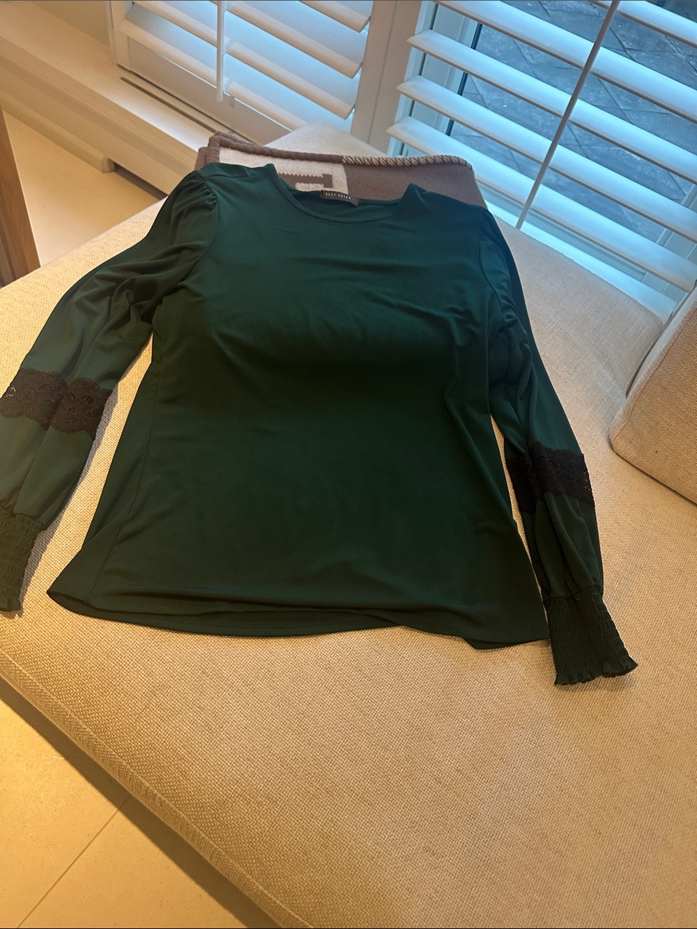 Women's Forest Green Long-Sleeve Blouse with Lace Trim